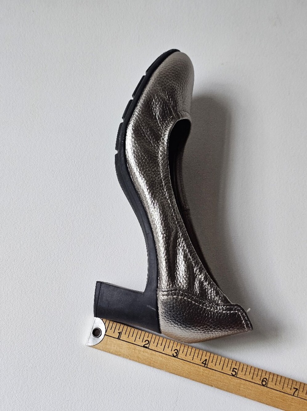 Clarks Collection Neiley Pearl Pewter Metallic Leather Block Heel Pumps 9.5 Wide - Picture 8 of 12